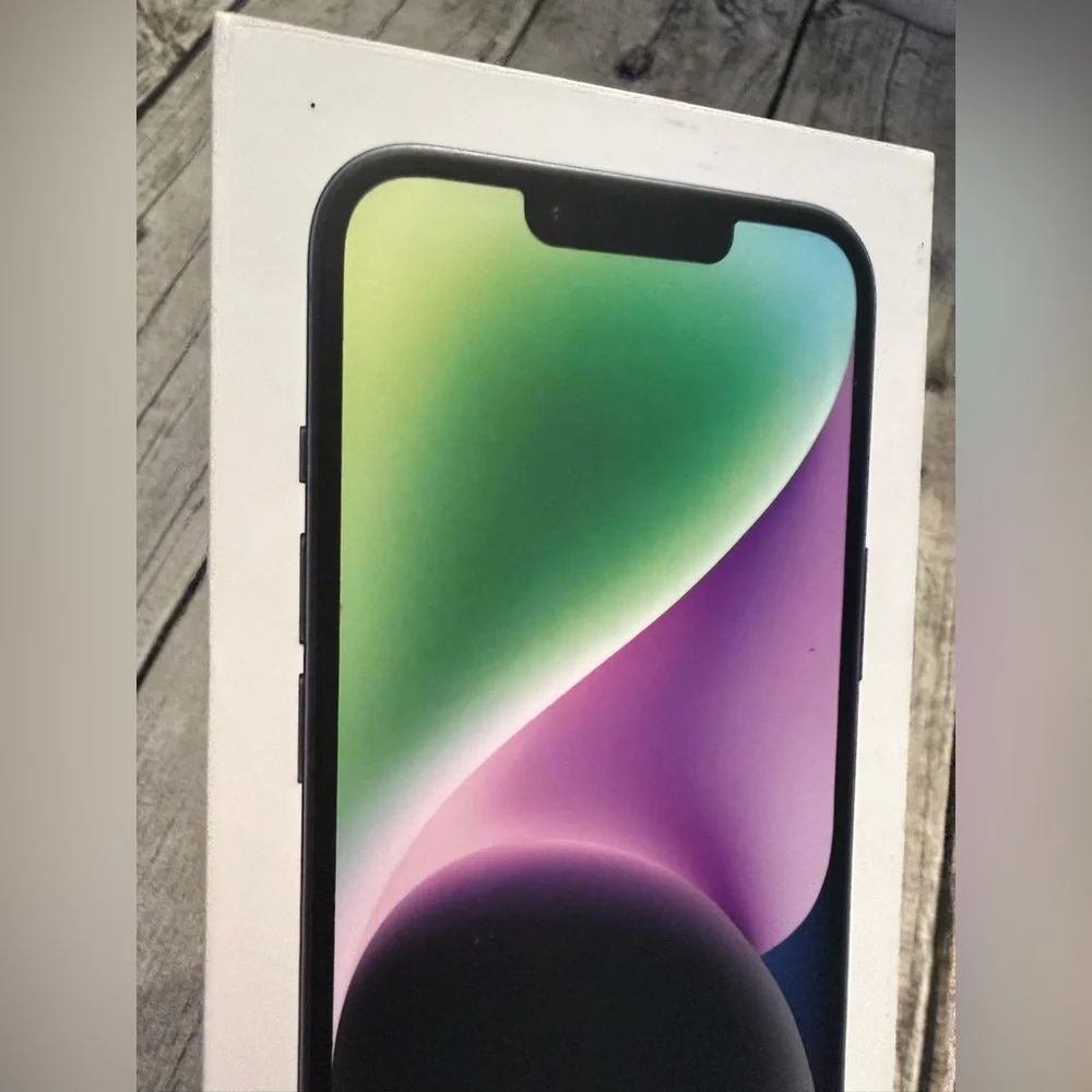 Apple iPhone 14 box